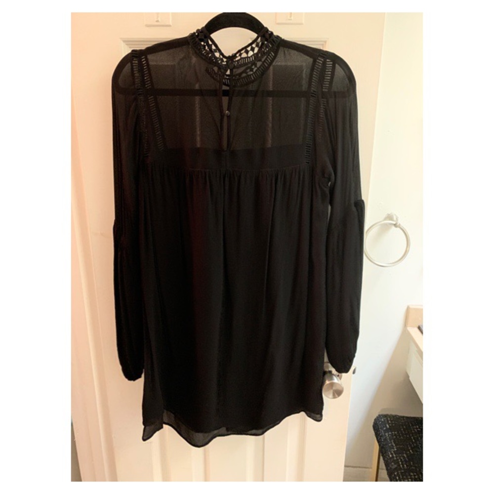 H&M long sleeve black boho dress. Size 4. - Picture 3 of 3